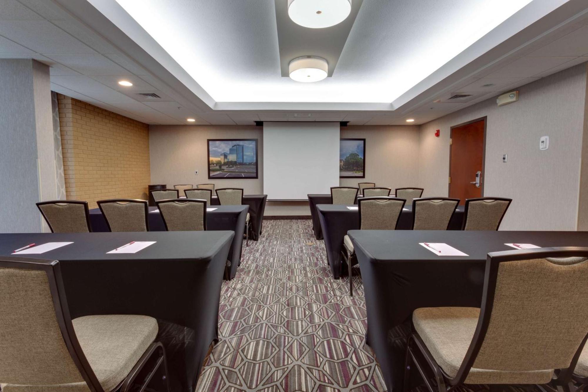 Drury Inn & Suites โอเวอร์แลนด์พาร์ค ภายนอก รูปภาพ