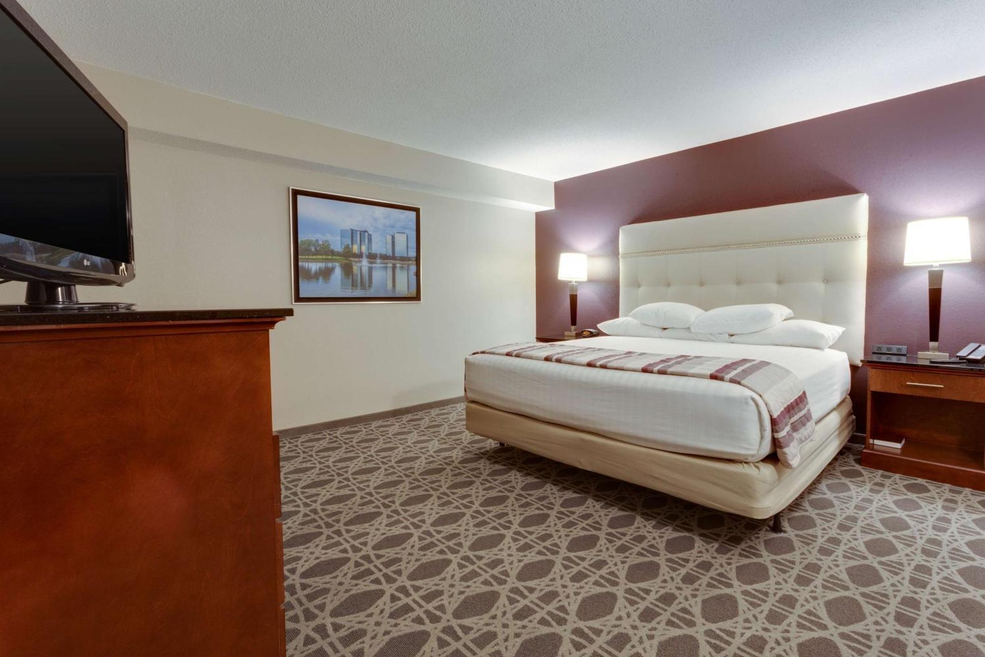 Drury Inn & Suites โอเวอร์แลนด์พาร์ค ภายนอก รูปภาพ
