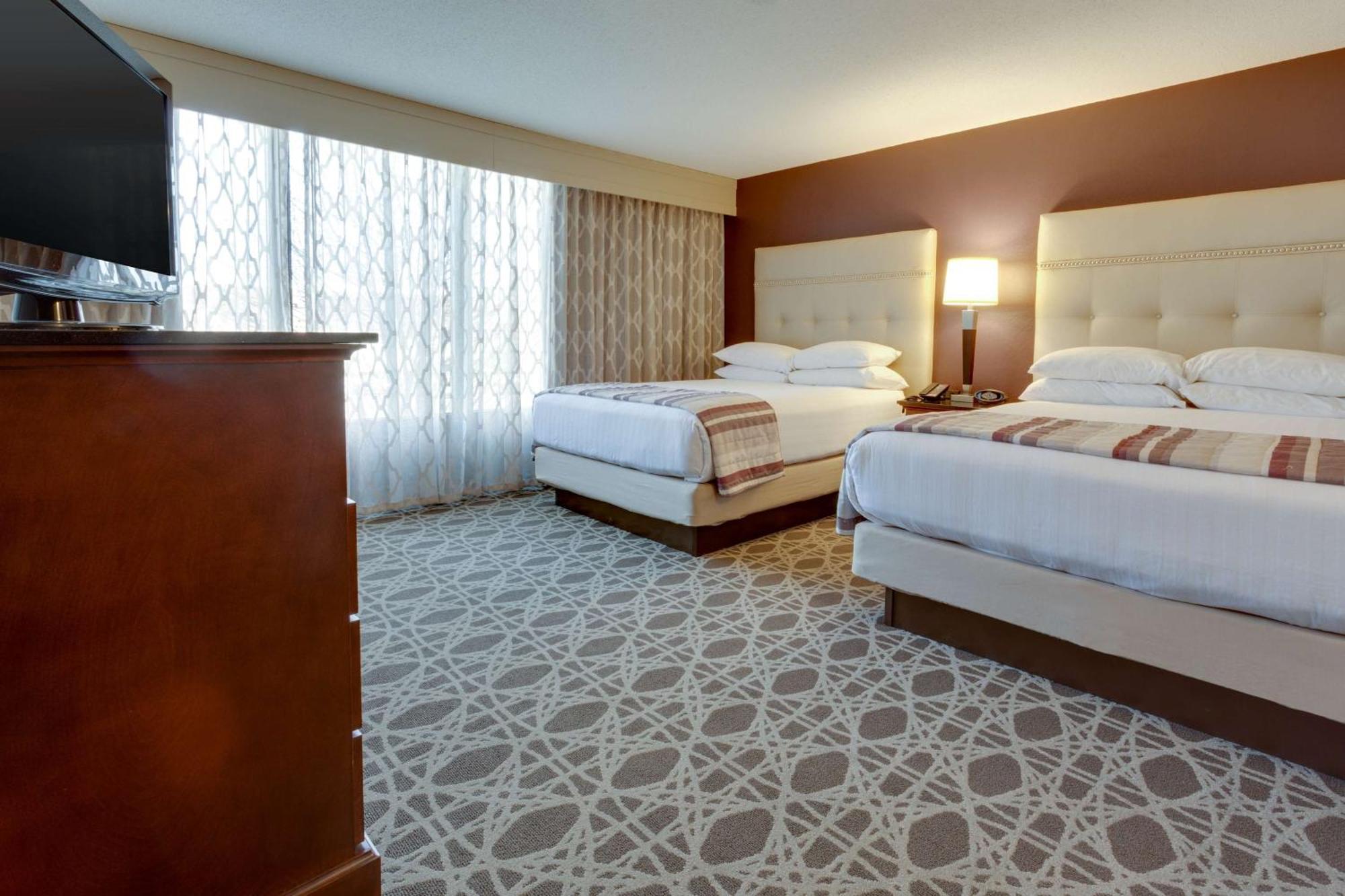 Drury Inn & Suites โอเวอร์แลนด์พาร์ค ภายนอก รูปภาพ