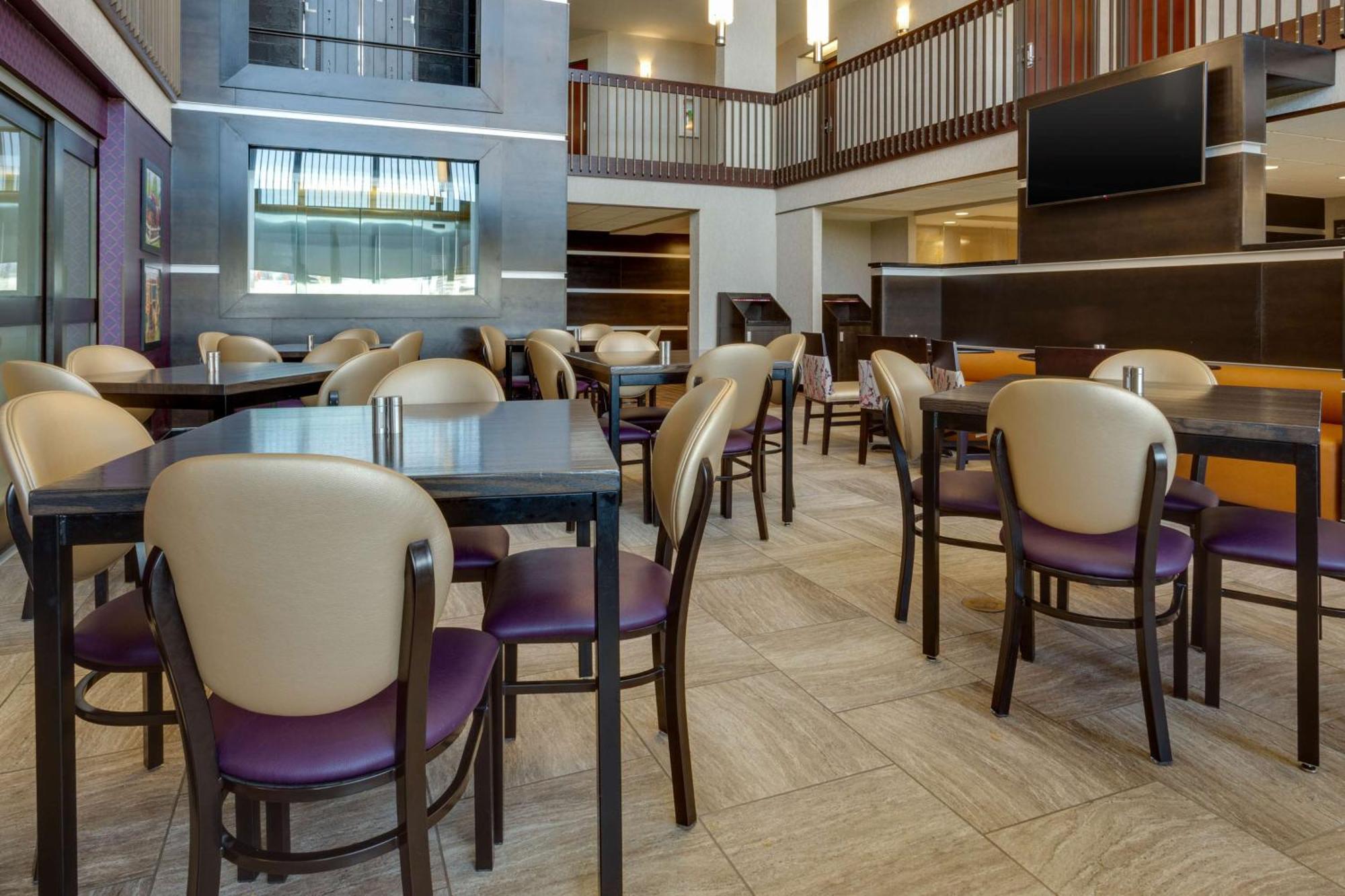Drury Inn & Suites โอเวอร์แลนด์พาร์ค ภายนอก รูปภาพ