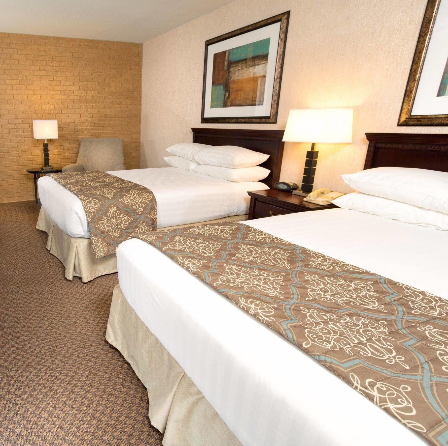 Drury Inn & Suites โอเวอร์แลนด์พาร์ค ภายนอก รูปภาพ