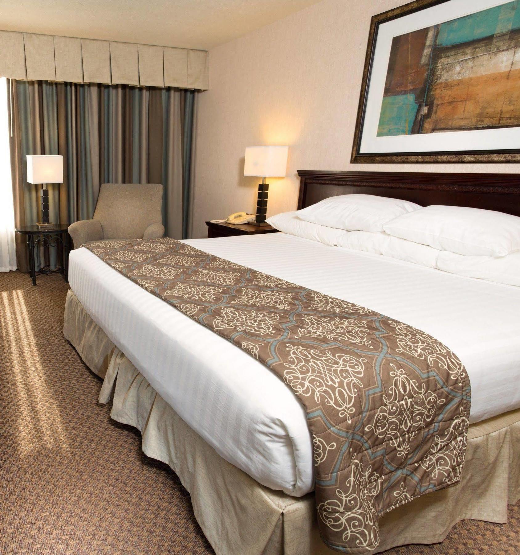 Drury Inn & Suites โอเวอร์แลนด์พาร์ค ภายนอก รูปภาพ